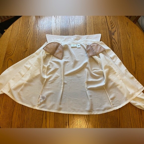 Susan Bristol Vintage White Embroidered Collar Cloth Button Down Blouse - Picture 4 of 16